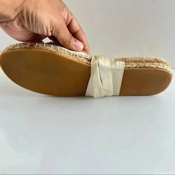 BALLERINA SATIN LACE UP FLAT  CREAM SHOES SIZE 8 - Picture 5 of 10